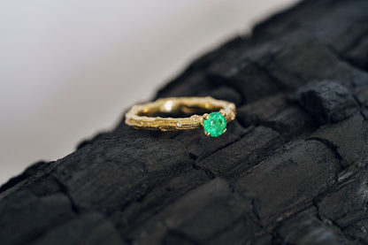 Ring "Light vine" (gemstone 3,5 mm)