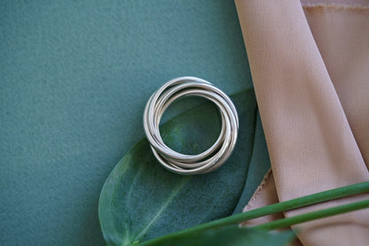 Ring "Connected" (2 mm one link)
