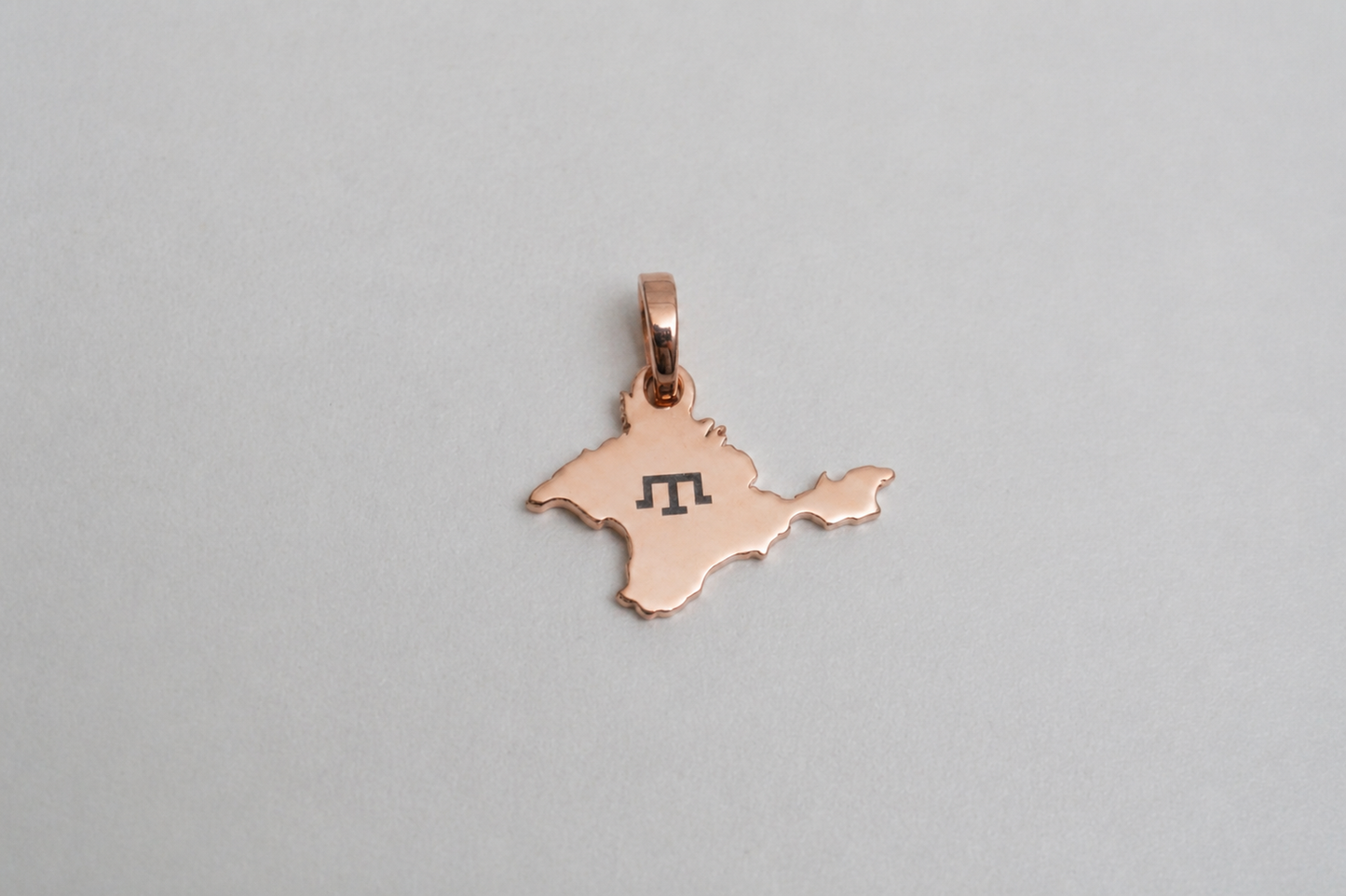 Pendant "Ukrainian Peninsula" (20 mm) with Tarak Tamga