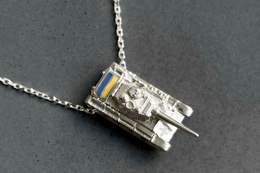 Necklace "UKRAINIAN TANK" with flag