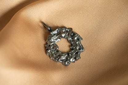 Pendant "Asteroid cluster"
