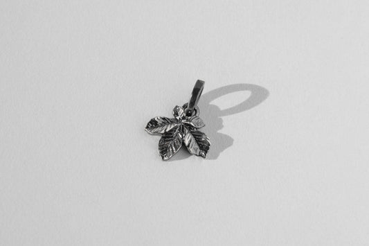 Pendant “Chestnut leaf” (10 mm) blackened
