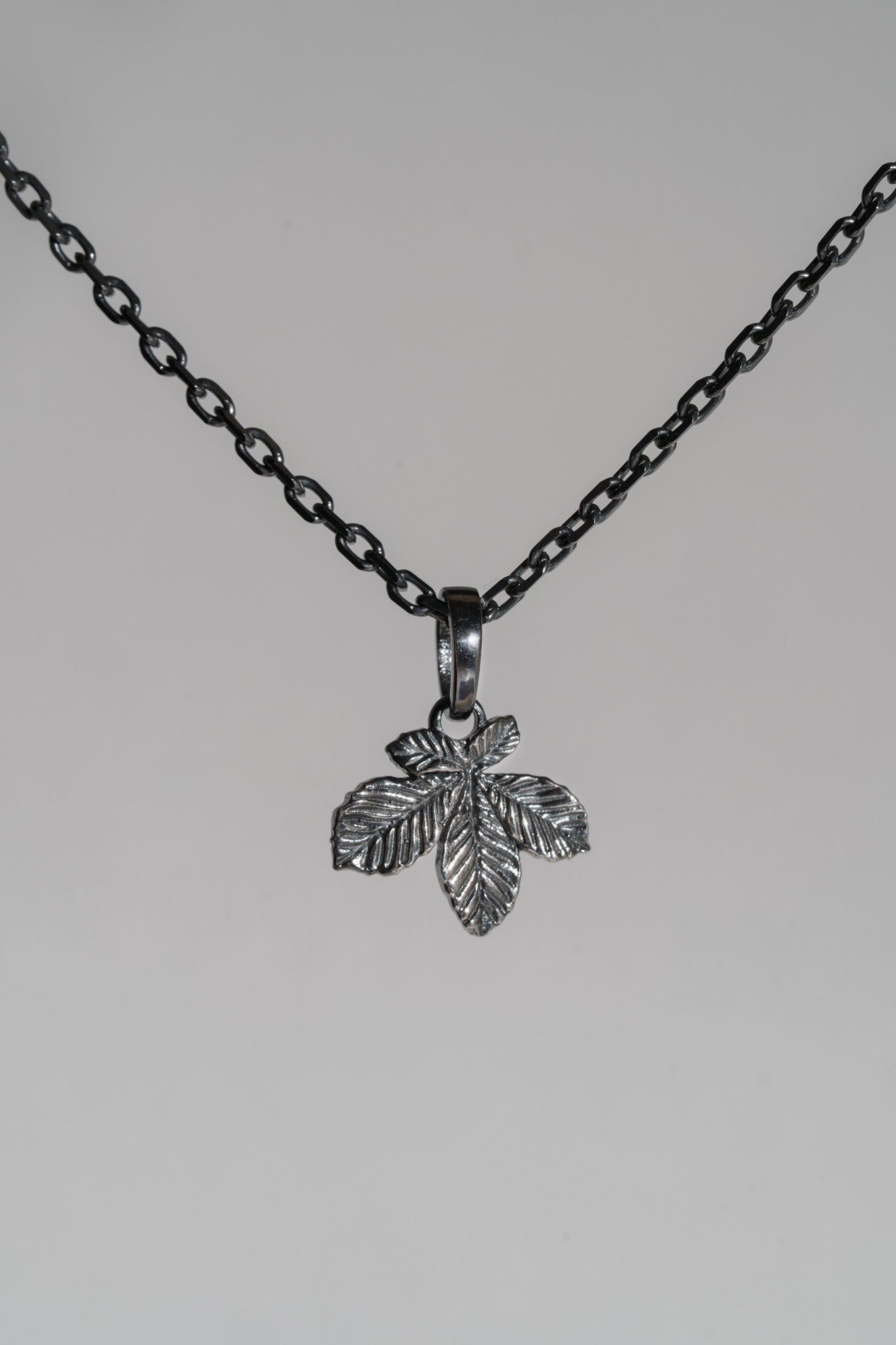 Pendant “Chestnut Leaf” (15 mm) blackened