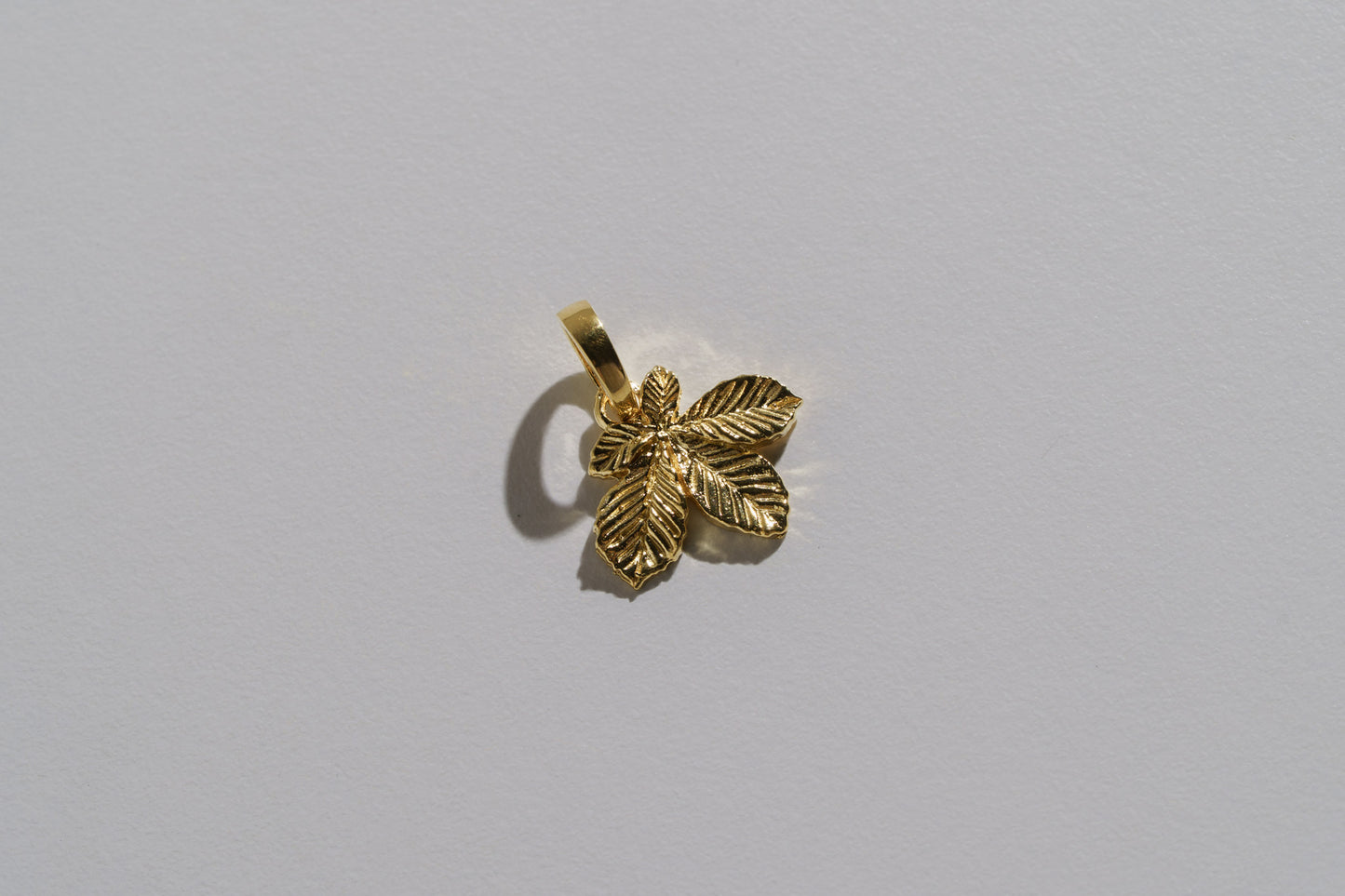 Pendant “Chestnut Leaf” (15 mm) light