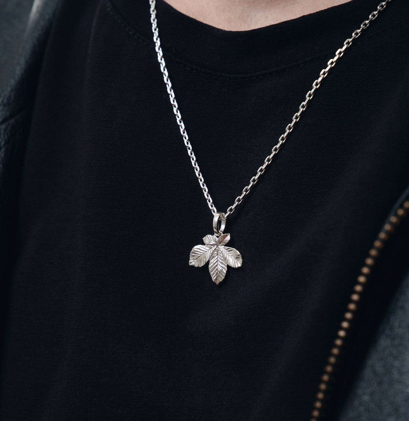 Pendant “Chestnut Leaf” (20 mm) light