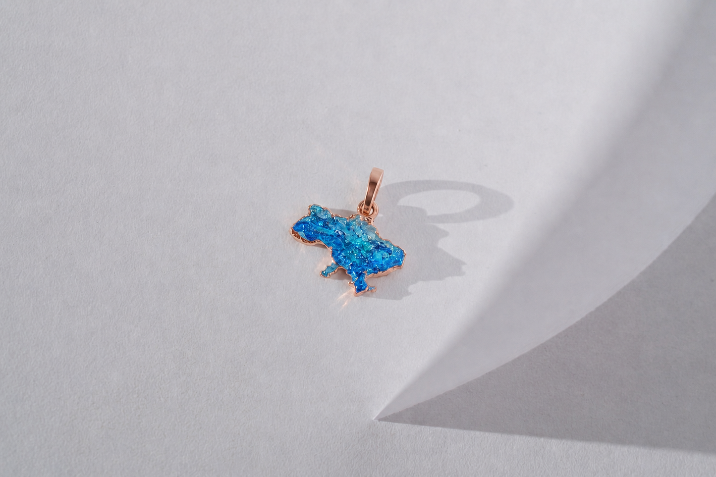 Pendant "United" textured with blue enamel