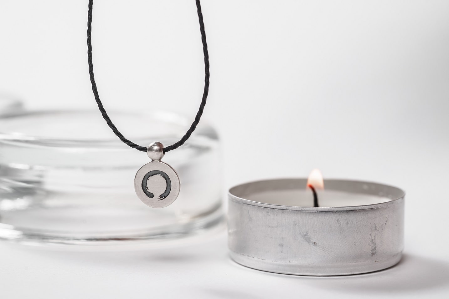 Necklace "Enso" (10 mm) on a string