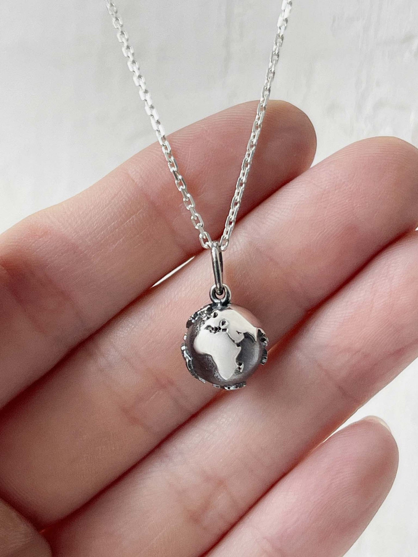 Pendant "PLANET EARTH IS MY HOME" (10 mm)