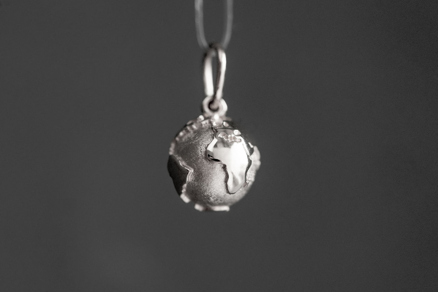 Pendant "PLANET EARTH IS MY HOME" (10 mm)