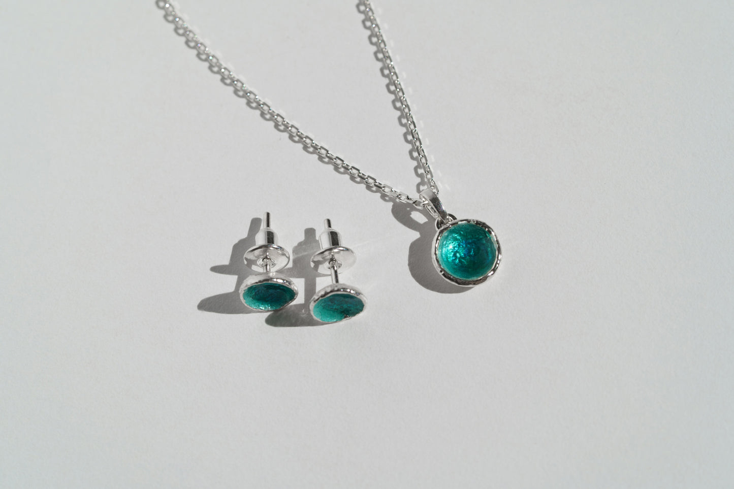 Earrings "Sea" (7,5 mm) emerald