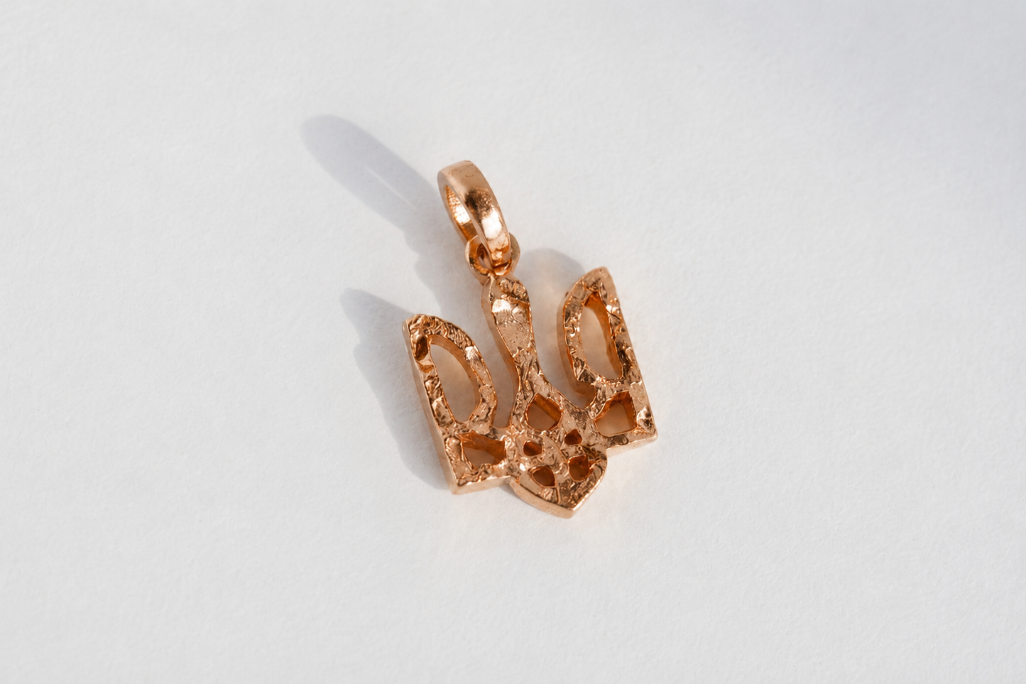 Pendant "Trident" texutured