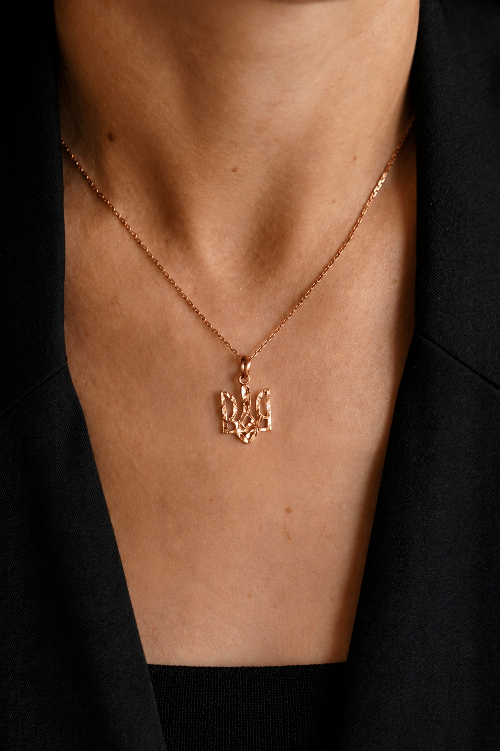 Pendant "Trident" texutured