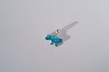 Pendant "United" textured with emerald enamel