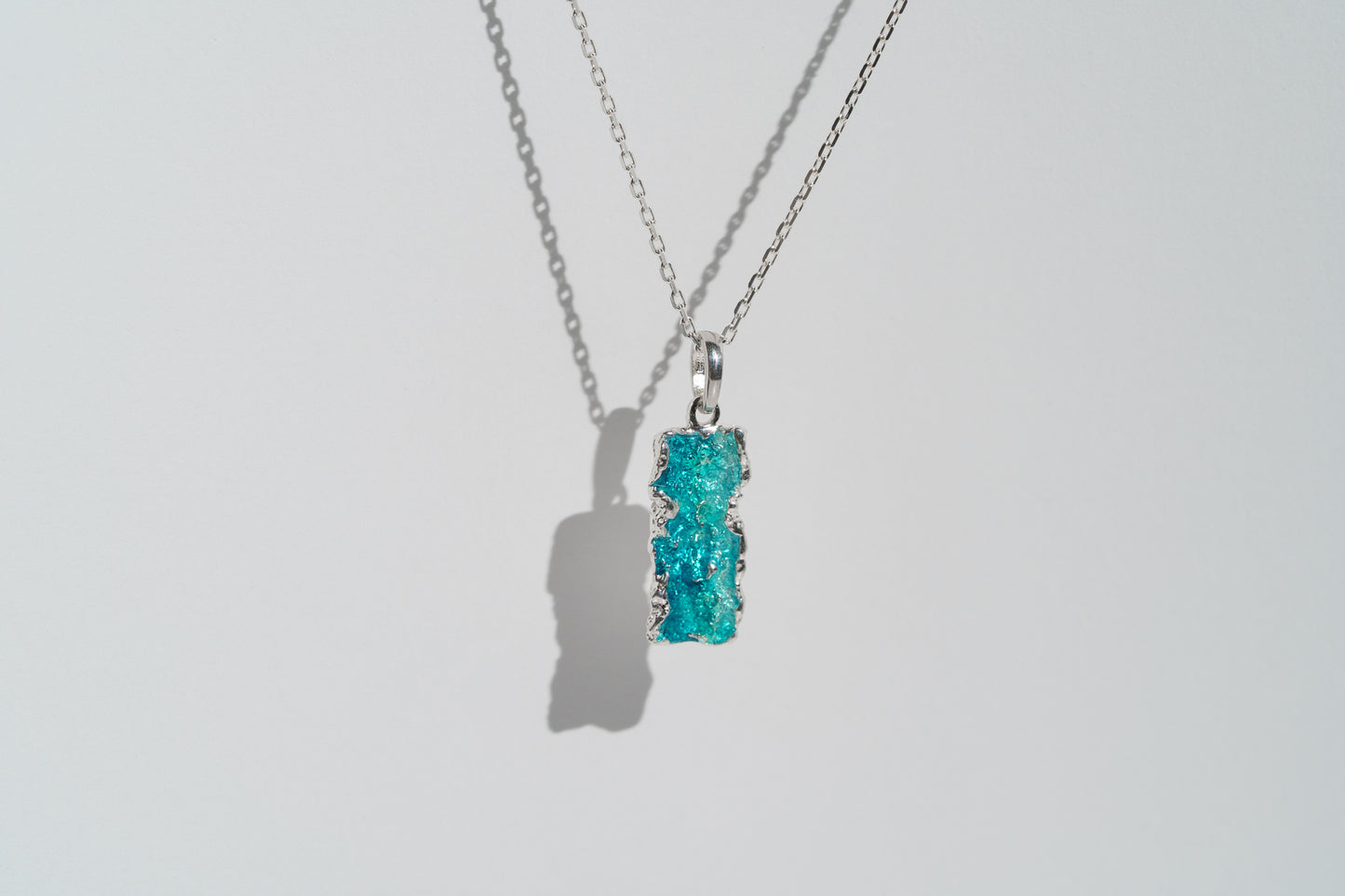 Pendant "Wave" (10x20 mm) emerald