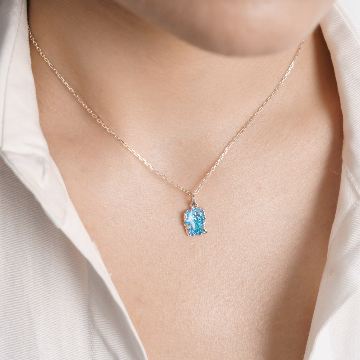 Pendant "Wave" blue (8х10 mm)