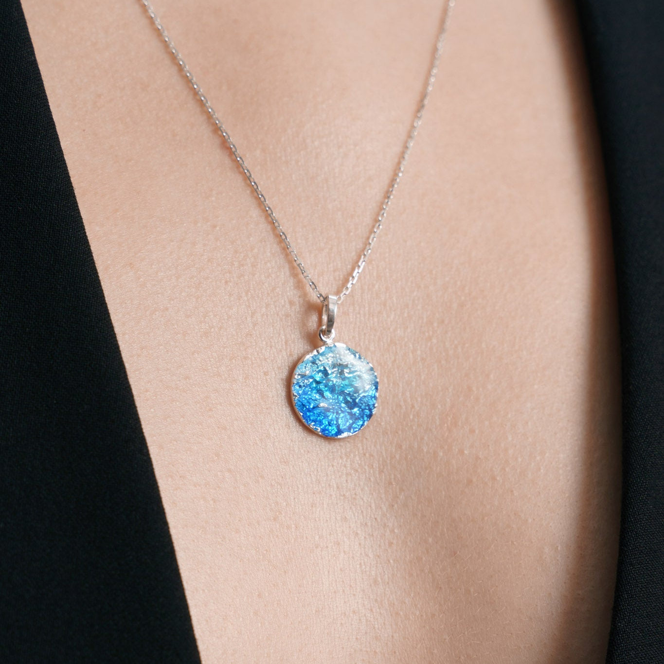 Pendant-disc "Wave" (10 mm) blue