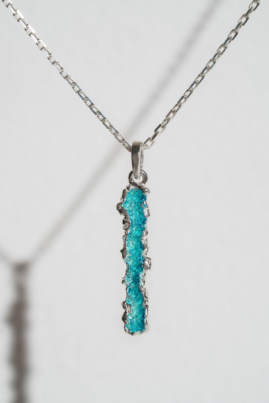 Pendant "Wave" (4x20 mm) emerald