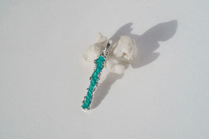 Pendant "Wave" (4x20 mm) emerald