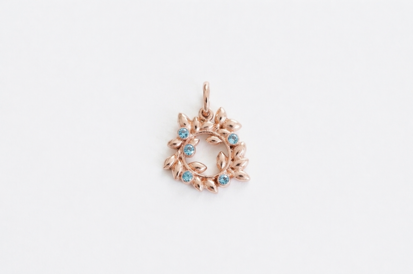 Pendant "Wreath" with gemstones