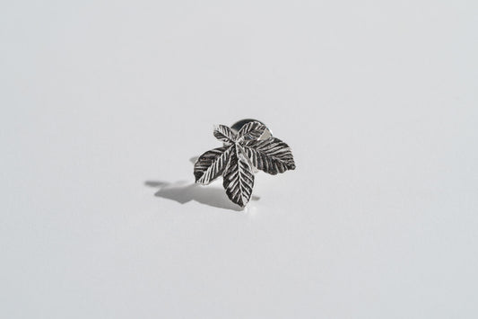 Pin “Chestnut Leaf” (15 mm) light