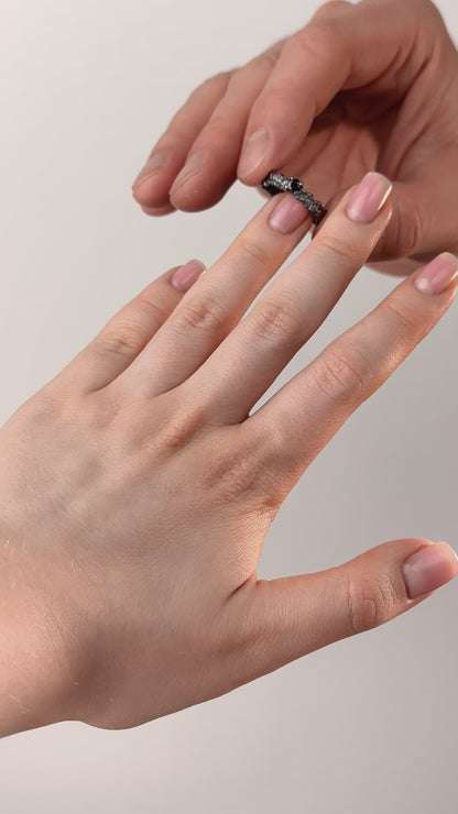 Ring “Reefs” blackened (gemstone 4 mm)