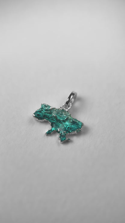 Pendant "United" textured with emerald enamel