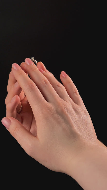 Ring "Light vine" (gemstone 3,5 mm)
