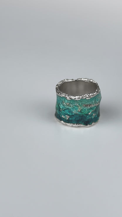 Ring "Wave" emerald (15 mm)