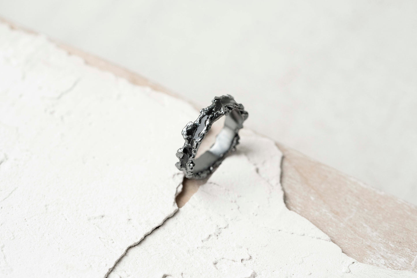 Ring "DARK MATTER" (4 mm)