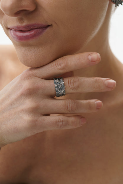 Ring "Fir tree" light (10 mm) blackened