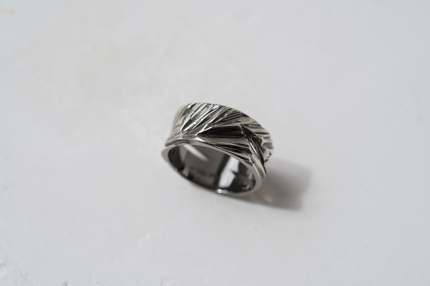 Ring "Crushed ice" blackened (8 mm)