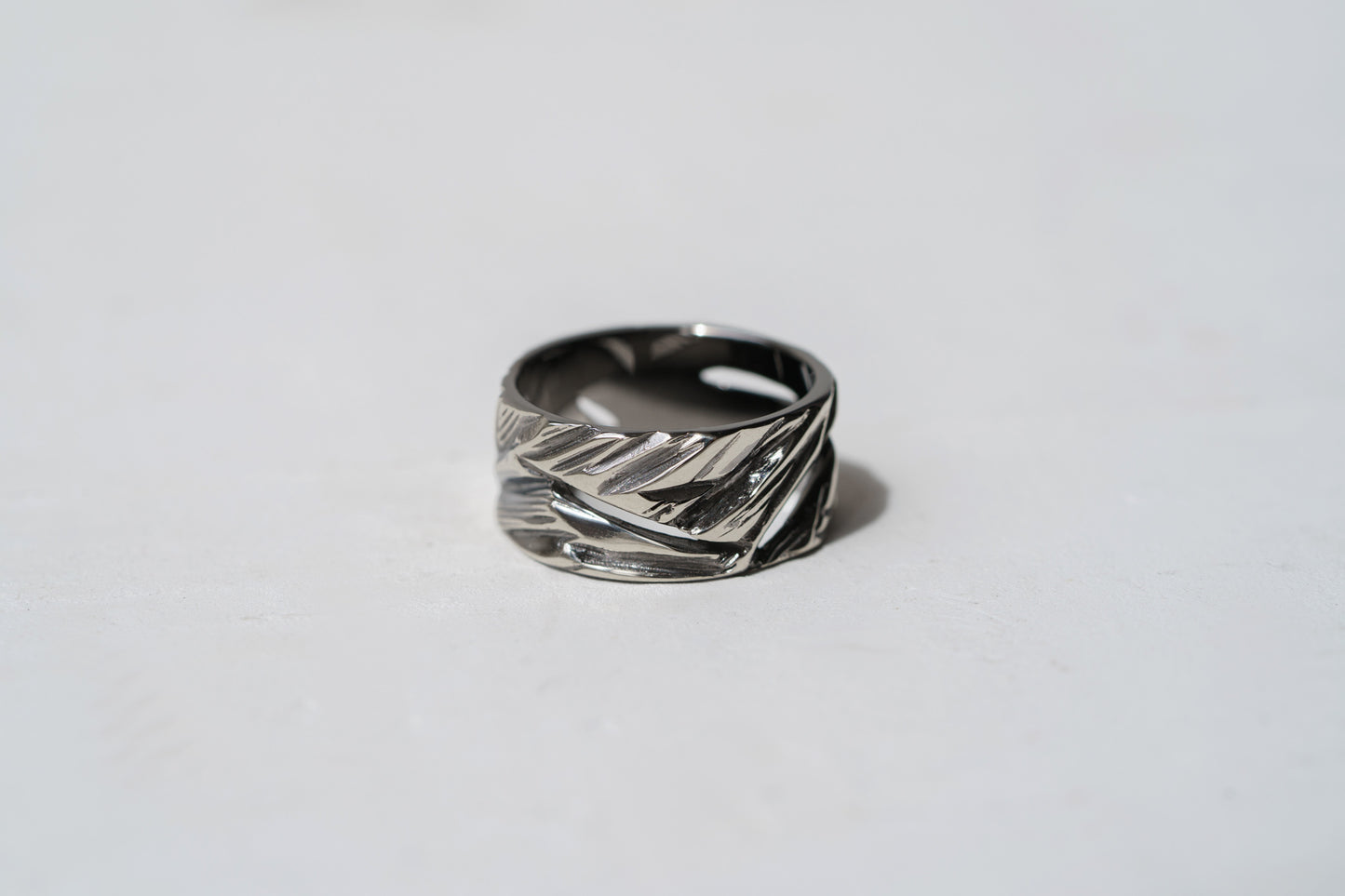 Ring "Crushed ice" blackened (8 mm)