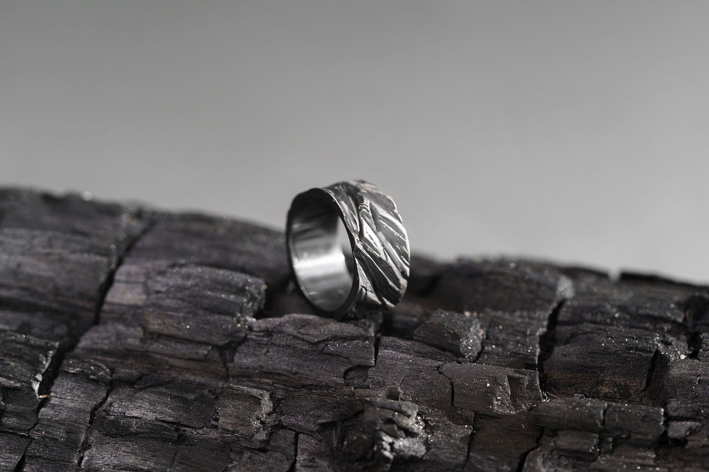 Ring "CRUSHED ICE" blackened (10 mm)