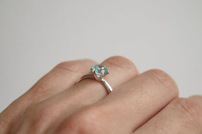 Ring "Dreams" (5 mm gemstone; model 2)