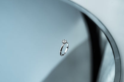 Ring "Dreams" (5 mm gemstone; model 2)