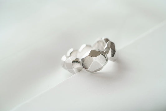 Ring "Faceted balls" massive