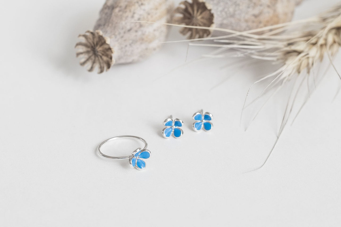 Ring "Flower" with enamel