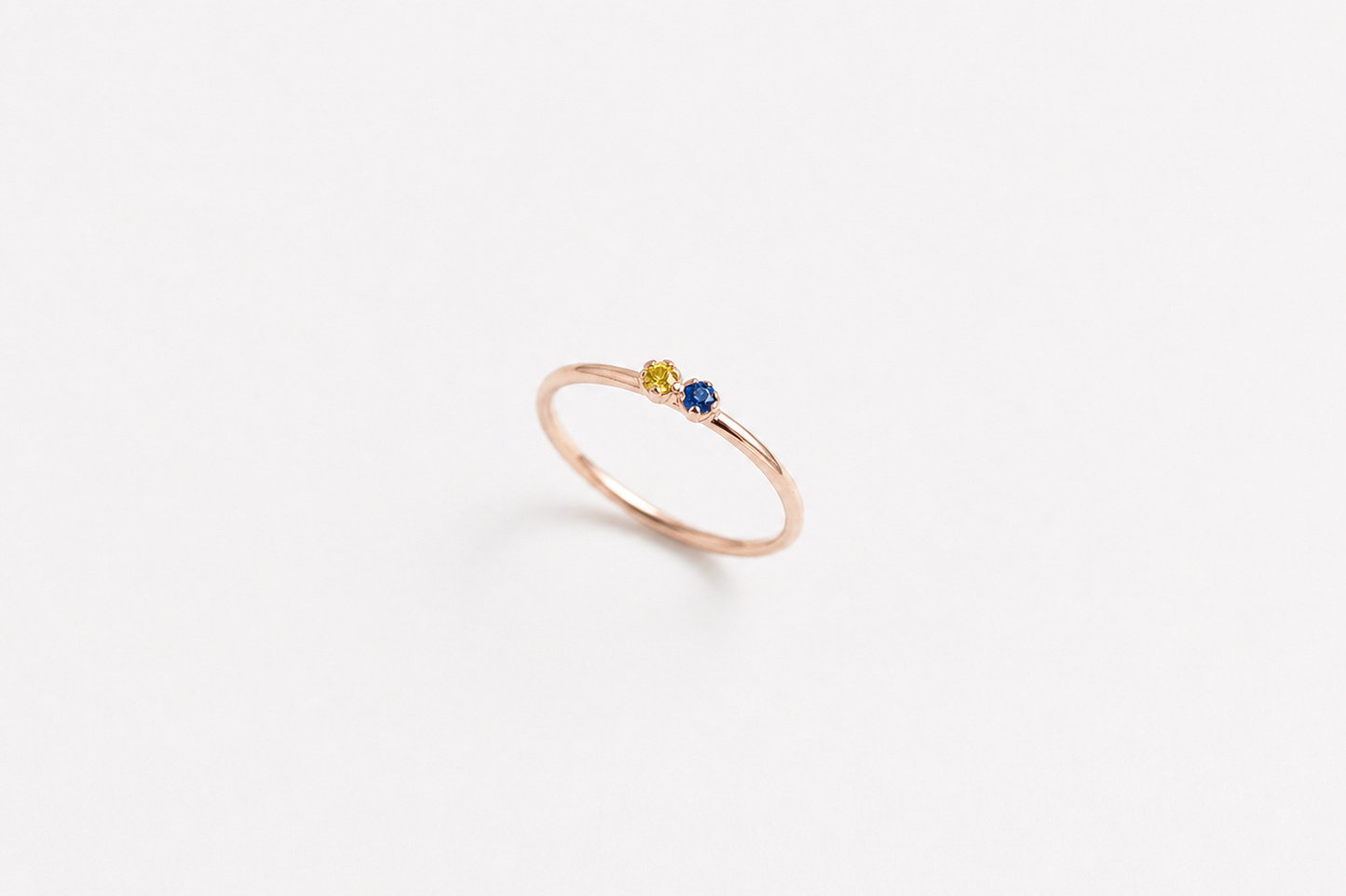 Ring "Sophisticated Country" (horizontal arrangement of stones)