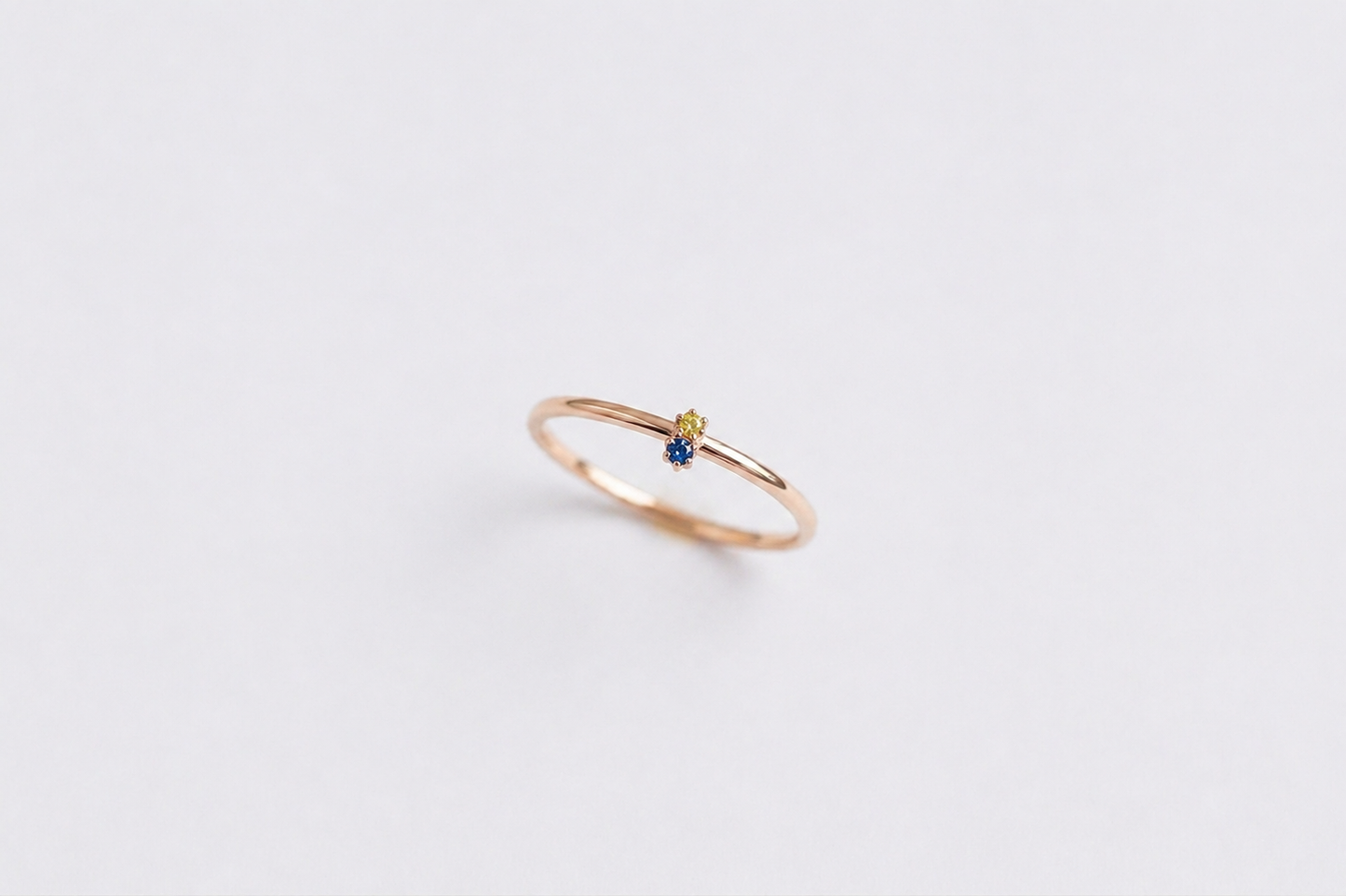 Ring "Sophisticated Country" (vertical arrangement of stones)