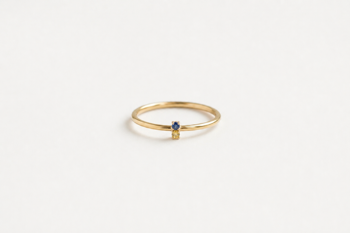 Ring "Sophisticated Country" (vertical arrangement of stones)