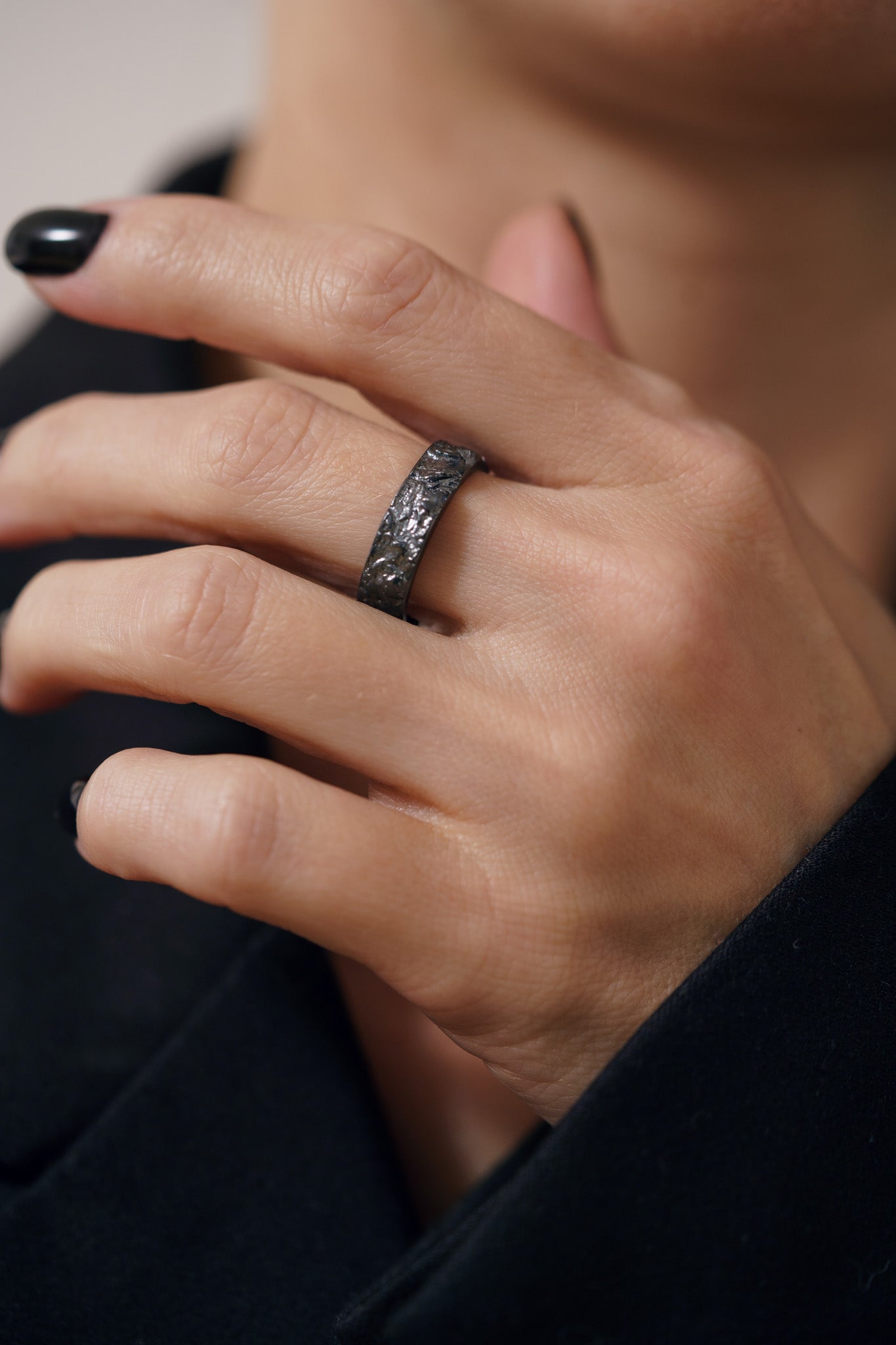 Ring "Oak bark" blackened (5 mm)