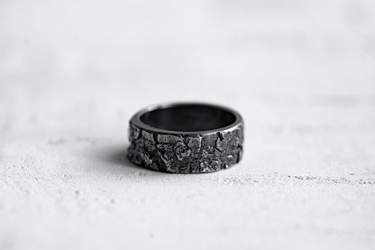 Ring "OAK BARK" blackened (8 mm)