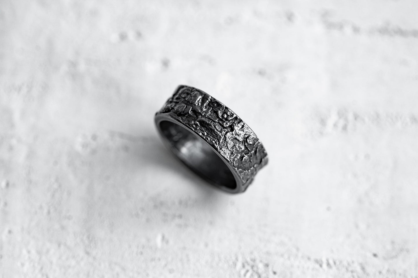 Ring "OAK BARK" blackened (8 mm)