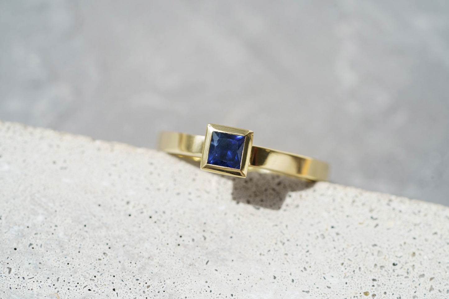 Ring "Principle" (gemstone 4*4 mm)