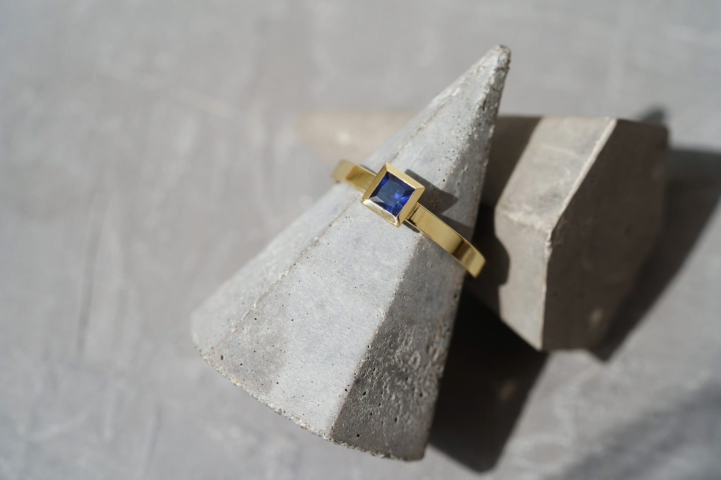 Ring "Principle" (gemstone 4*4 mm)