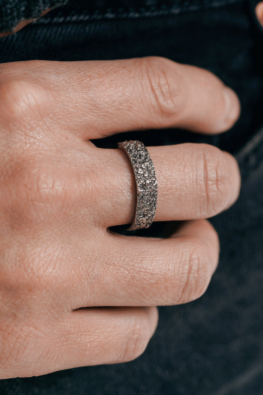 Ring "Sand" light (5 mm) blackened