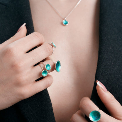 Ring "Sea" emerald (9 mm)