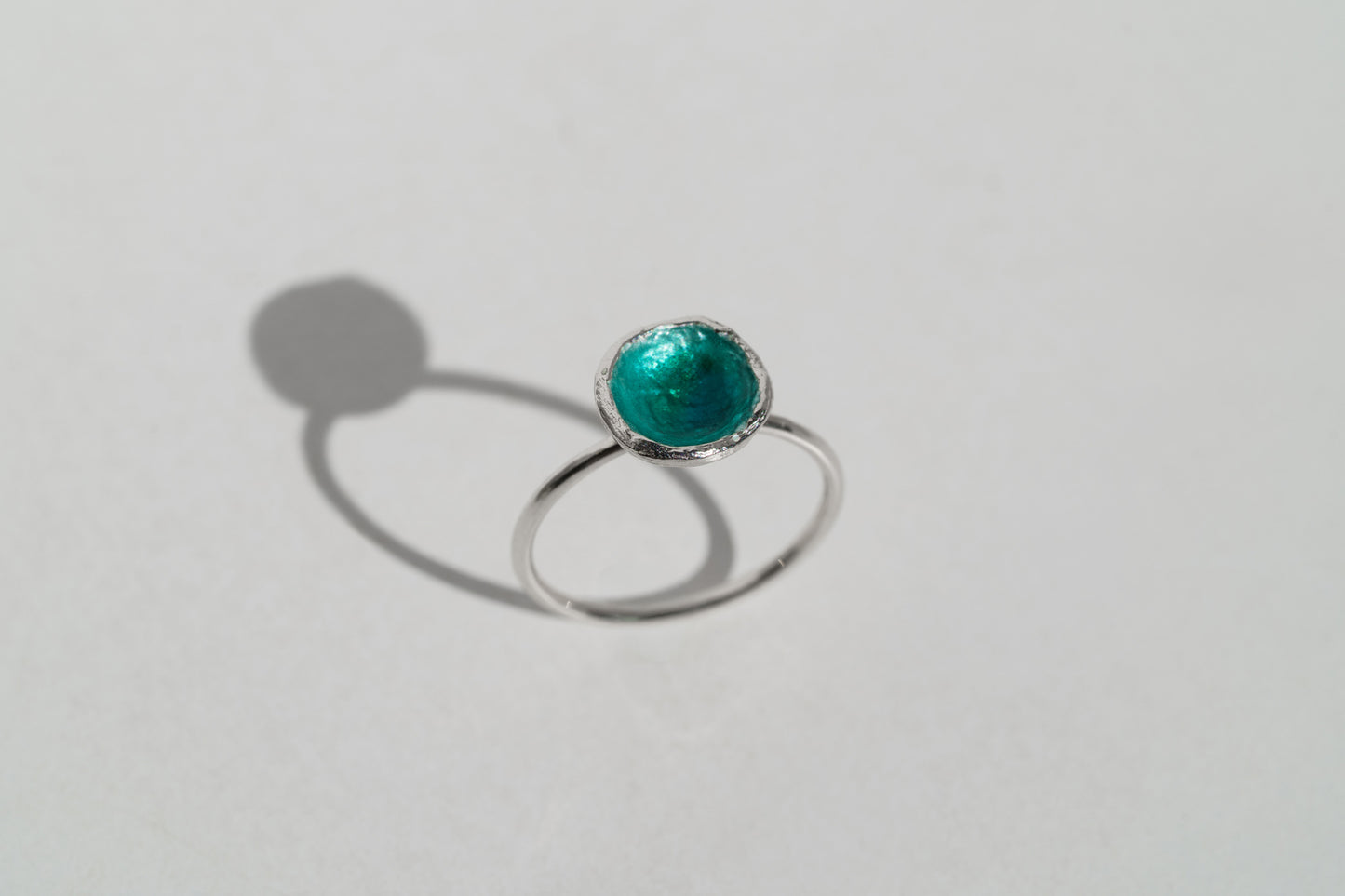 Ring "Sea" emerald (9 mm)