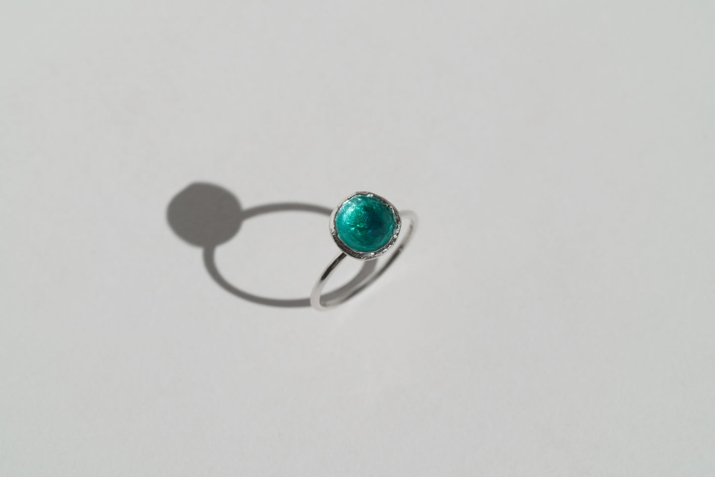 Ring "Sea" emerald (9 mm)