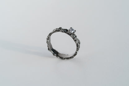 Ring “Reefs” blackened (gemstone 4 mm)